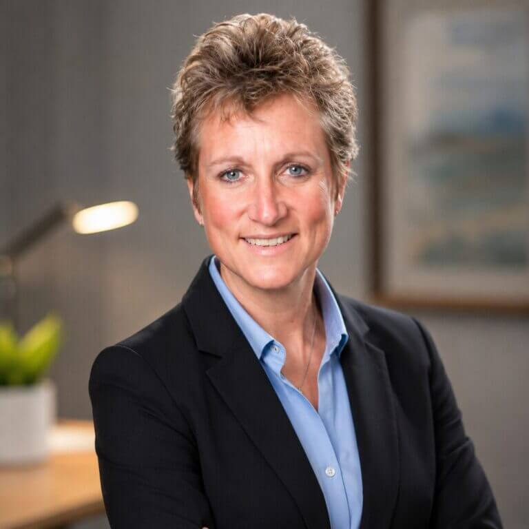 Lisa Zimmerman headshot